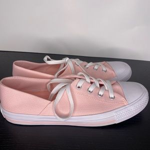 Converse Women's Chuck Taylor All Star Ox vapor Low top light pink shoes 9.5